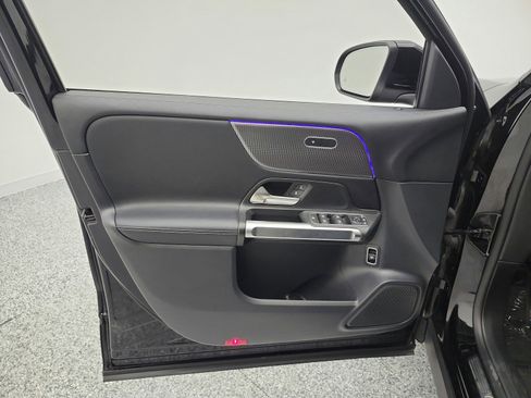 Used 2022 Mercedes-Benz GLB 250 image 14