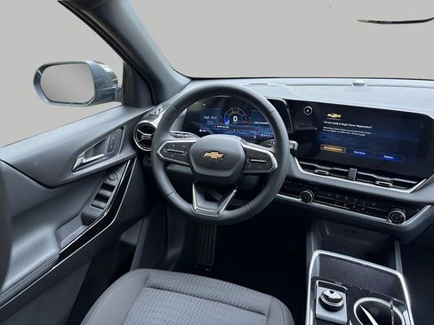 New 2027 Chevrolet Equinox LT w/ Safety and Technology Package FWD image 9