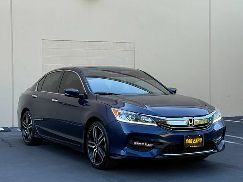 Used 2017 Honda Accord Sport image 26