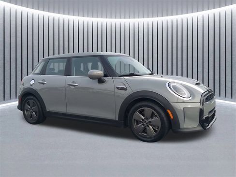 Used 2022 MINI Cooper S image 3