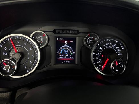 Certified 2025 RAM 2500 Big Horn AWD/4WD image 15