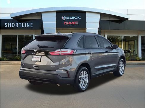 Used 2022 Ford Edge SE AWD/4WD image 3