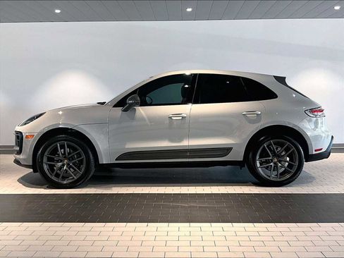 Used 2024 Porsche Macan Turbo image 2
