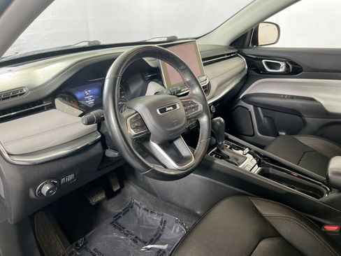 Used 2022 Jeep Compass Limited AWD/4WD image 9