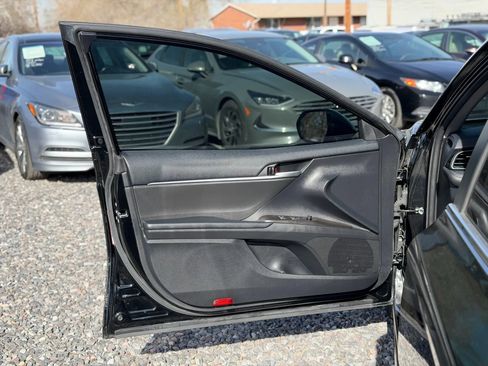 Used 2023 Toyota Camry SE image 16