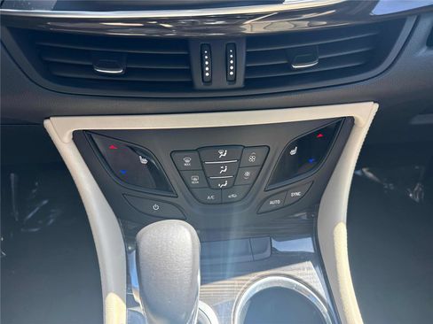 Used 2020 Buick Envision Essence image 22