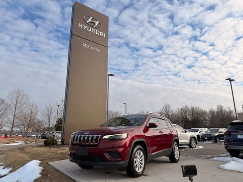 Used 2020 Jeep Cherokee Latitude w/ Cold Weather Group image 1