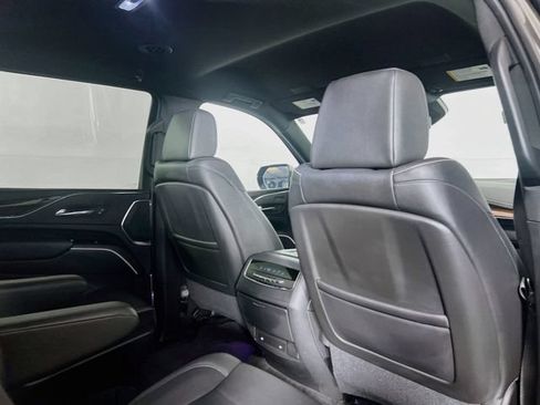 Used 2021 Cadillac Escalade Luxury RWD image 9
