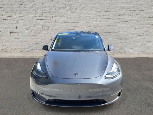 Used 2023 Tesla Model Y Long Range image 2