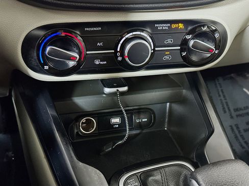 Certified 2023 Kia Soul LX w/ LX Technology Package image 15