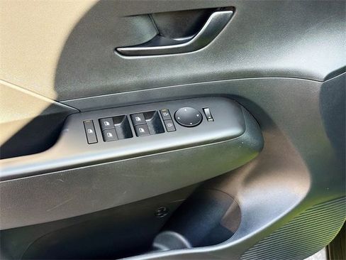 Certified 2025 Hyundai Kona SEL image 17