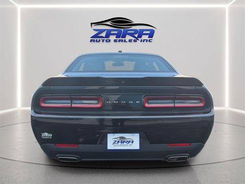 Used 2022 Dodge Challenger SXT RWD image 6