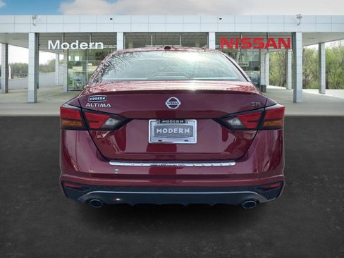 Certified 2022 Nissan Altima 2.5 SR image 4