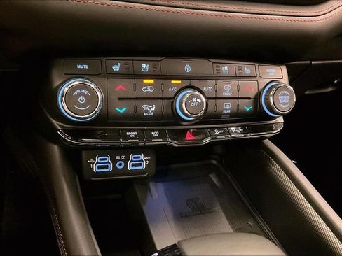 Used 2024 Dodge Durango R/T w/ Blacktop Package AWD/4WD image 32
