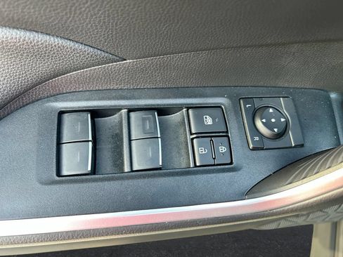 Used 2025 Toyota RAV4 XLE FWD image 13