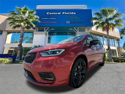 New 2026 Chrysler Pacifica Limited w/ S Appearance Package image 9