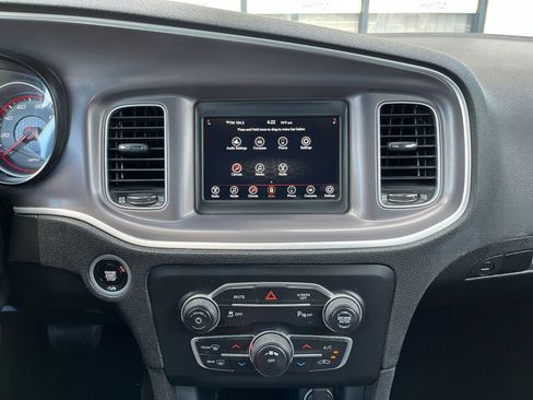 Used 2022 Dodge Charger SXT image 18