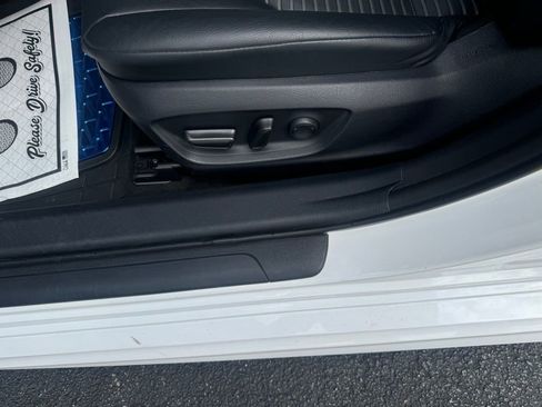 Used 2023 Toyota Camry SE image 13