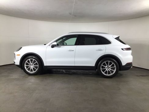 Certified 2024 Porsche Cayenne AWD/4WD image 2