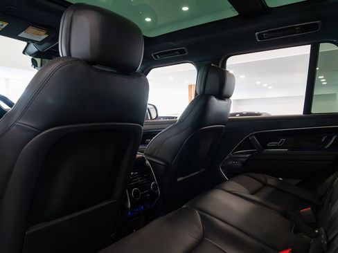 Used 2024 Land Rover Range Rover SE image 27