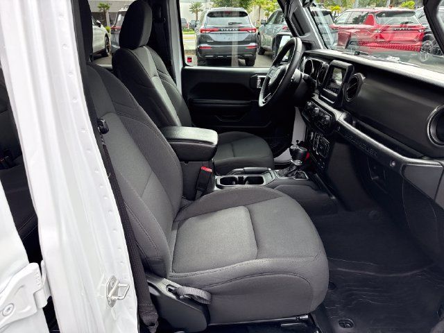Used 2023 Jeep Wrangler Unlimited AWD/4WD image 9