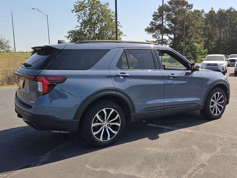 Used 2025 Ford Explorer ST-Line AWD/4WD image 13