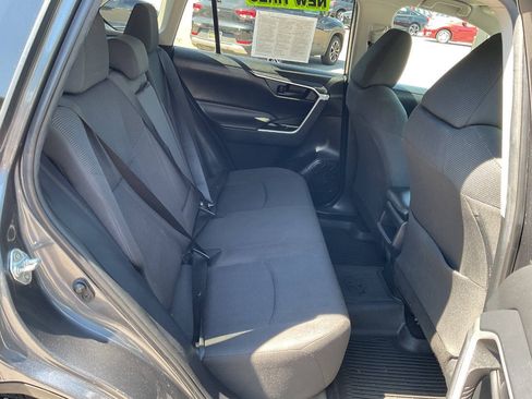 Used 2019 Toyota RAV4 LE w/ All Weather Liner Package AWD/4WD image 34