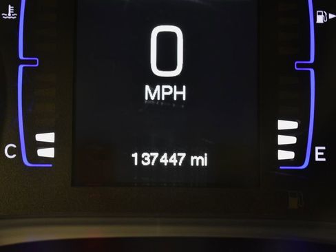 Used 2015 Chrysler 200 S w/ Comfort Group image 21