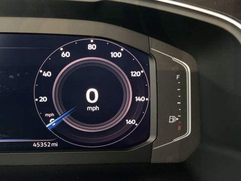 Used 2024 Volkswagen Tiguan SEL R-Line image 20