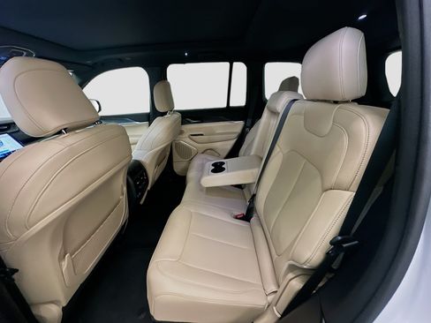 Used 2022 Jeep Grand Cherokee Limited 4xe w/ Luxury Tech Group II AWD/4WD image 28