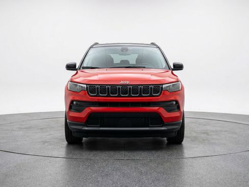 Used 2025 Jeep Compass Limited image 2