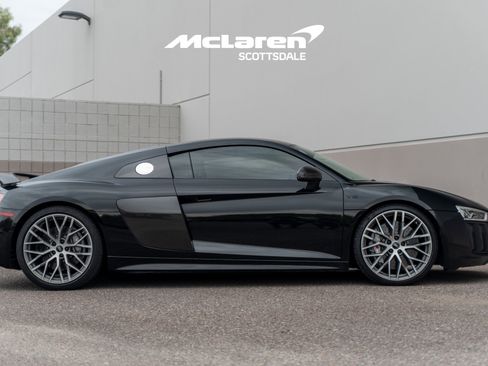 Used 2017 Audi R8 V10 plus image 9