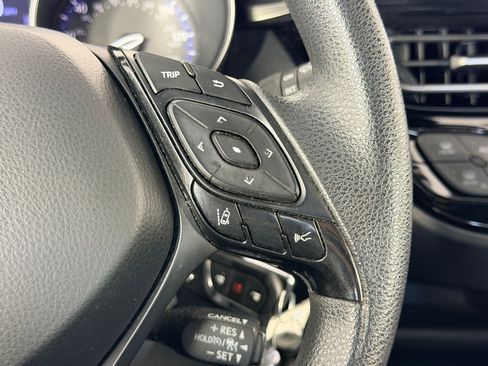 Used 2019 Toyota C-HR LE FWD image 15