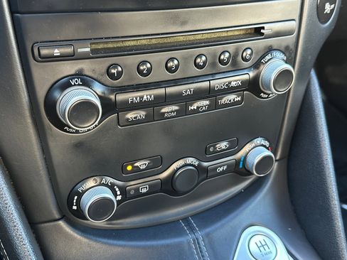 Used 2014 Nissan 370Z Touring w/ Sport Package image 27