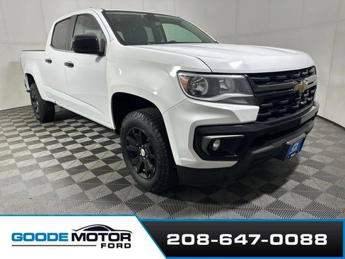 Used 2021 Chevrolet Colorado LT w/ Safety Package AWD/4WD image 2
