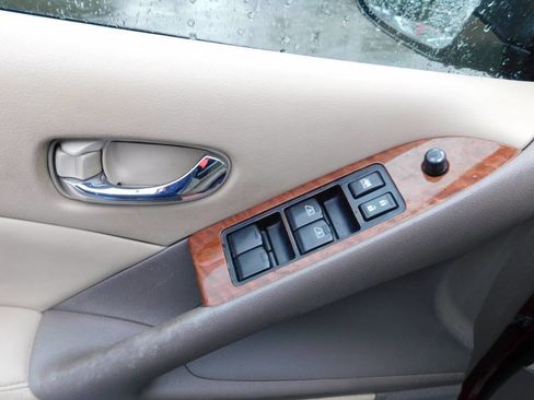 Used 2010 Nissan Murano LE w/ Navigation Pkg image 22