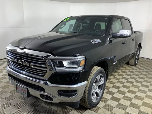 Used 2023 RAM 1500 Laramie AWD/4WD image 2