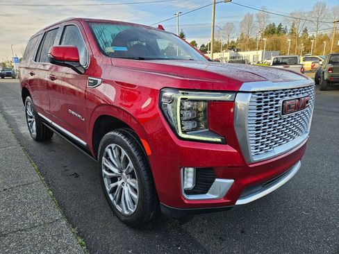 Used 2021 GMC Yukon Denali w/ Denali Premium Package image 7