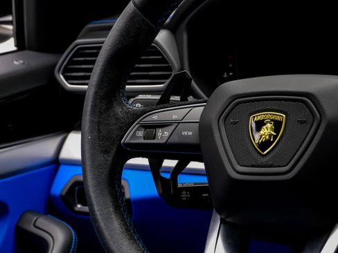 Used 2019 Lamborghini Urus AWD/4WD image 18