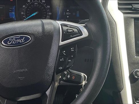 Used 2015 Ford Fusion SE FWD image 12