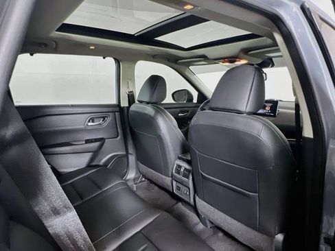Used 2024 Nissan Rogue SL FWD image 23