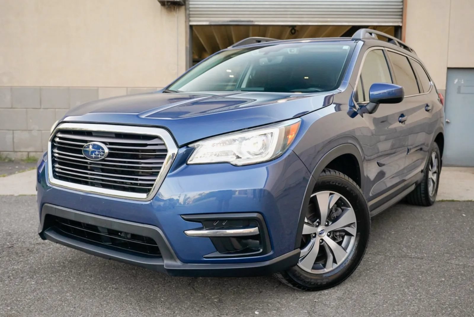 Used 2021 Subaru Ascent Premium w/ Convenience Package AWD/4WD image 1
