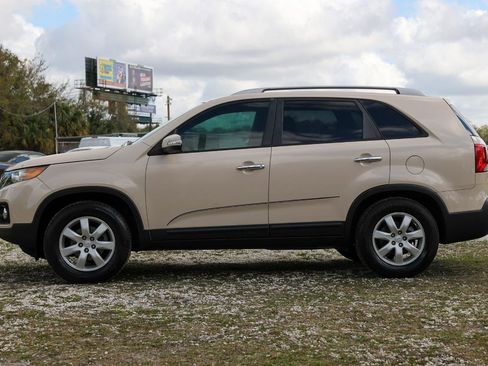 Used 2012 Kia Sorento LX w/ Convenience Pkg image 3