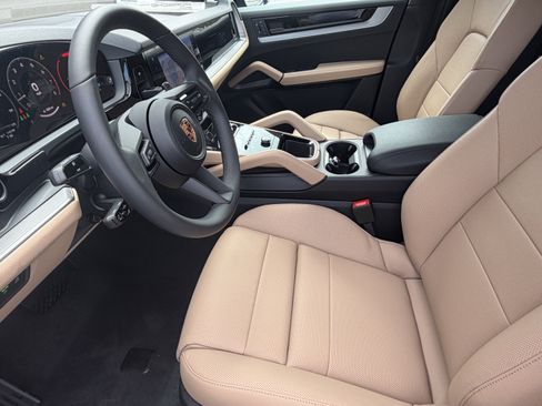 New 2026 Porsche Cayenne AWD/4WD image 4
