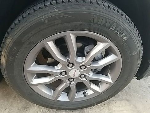 Certified 2024 GMC Terrain SLT image 27