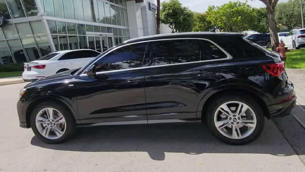 Certified 2023 Audi Q3 2.0T Premium w/ Convenience Package AWD/4WD image 5