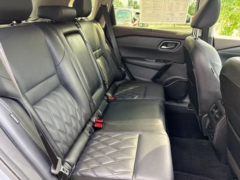 Used 2023 Nissan Rogue Platinum w/ Platinum Premium Package AWD/4WD image 13