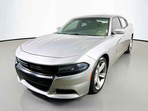 Used 2017 Dodge Charger R/T RWD image 3