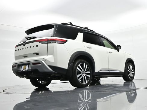 Used 2024 Nissan Pathfinder Platinum image 33