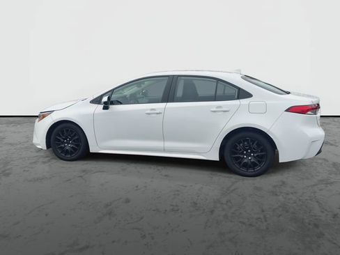 Used 2025 Toyota Corolla LE image 5